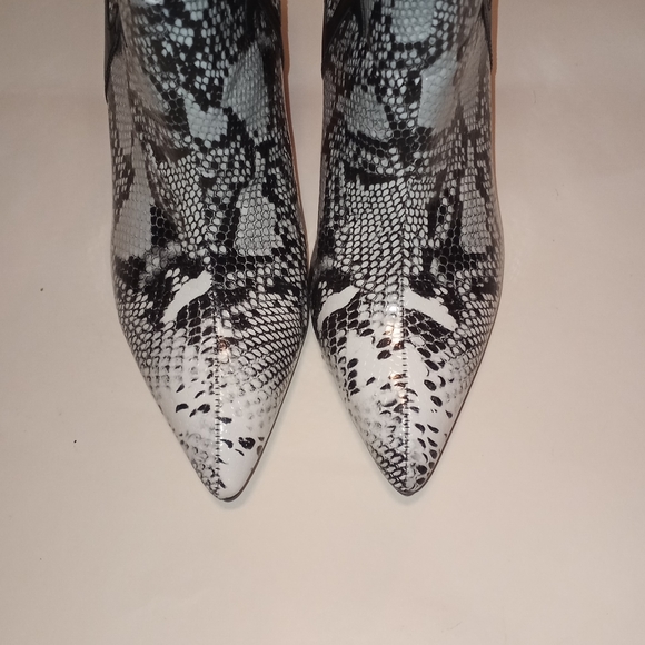 Python Print Bootie - Picture 1 of 8